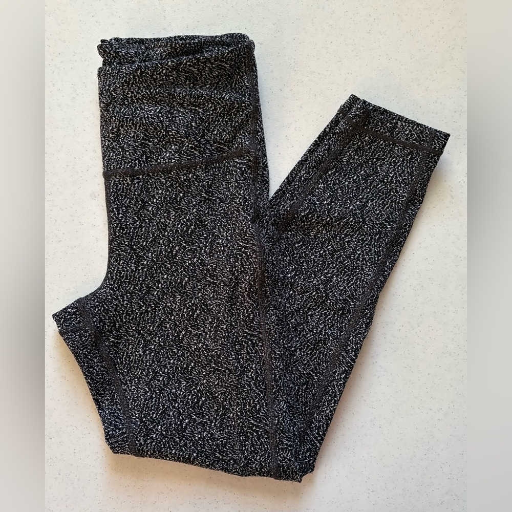 Athleta Ultimate Stash Textured 7/8 Tight